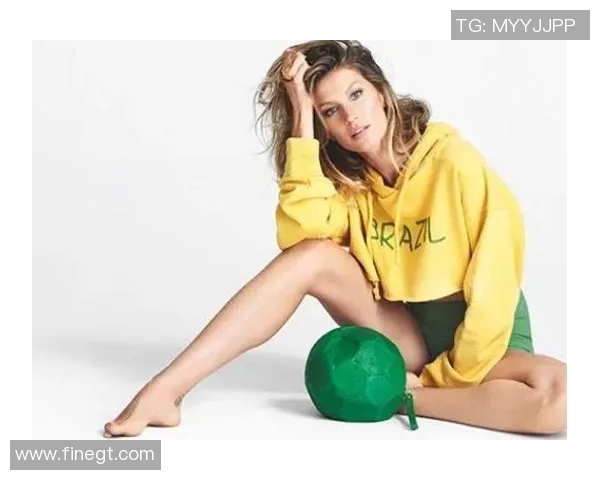 足球明星妻子的性感生活揭秘大尺度照片引发热议