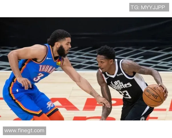 湖人队与快船队历史交锋记录分析与战绩回顾